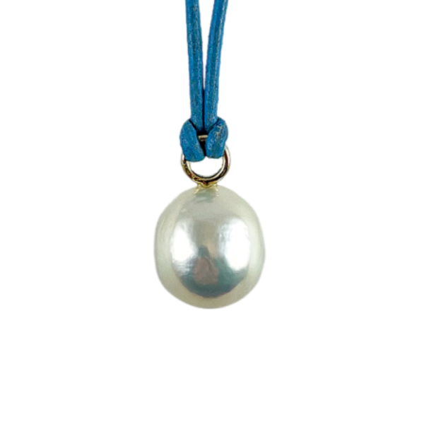 White pearl droplet pendant